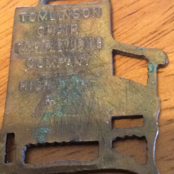 Vtg Metal Tomlinson Chair bronze Medallion. 2”. - Picture 4 of 4